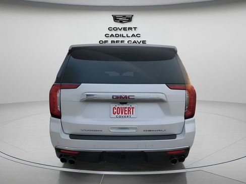 Used 2021 GMC Yukon Denali w/ Denali Premium Package image 8