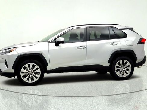 Used 2025 Toyota RAV4 XLE Premium AWD/4WD image 8
