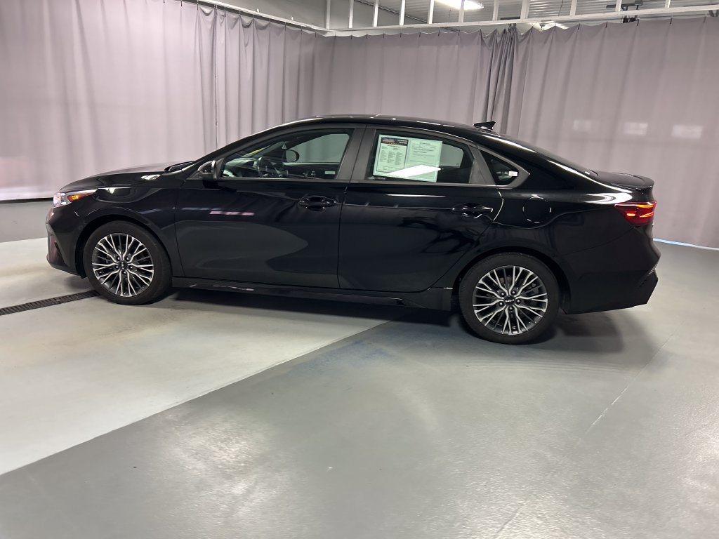 Used 2024 Kia Forte GT-Line w/ GT-Line Premium Package FWD image 4