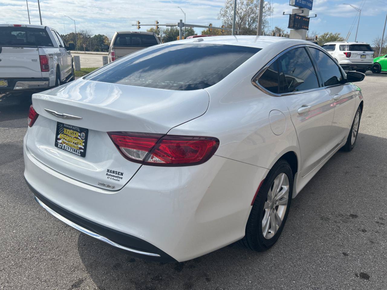 Used 2016 Chrysler 200 Limited w/ Convenience Group FWD image 5