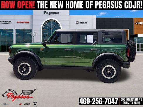 Used 2024 Ford Bronco Badlands AWD/4WD image 3