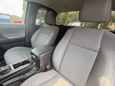 Used 2021 Toyota Tacoma SR AWD/4WD image 8