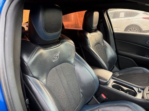 Used 2015 Chrysler 200 S FWD image 22