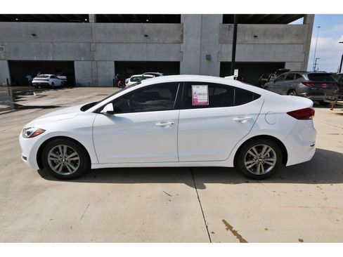 Used 2018 Hyundai Elantra SEL FWD image 5