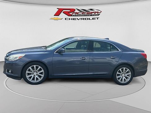 Used 2015 Chevrolet Malibu LT w/ Leather Package FWD image 2