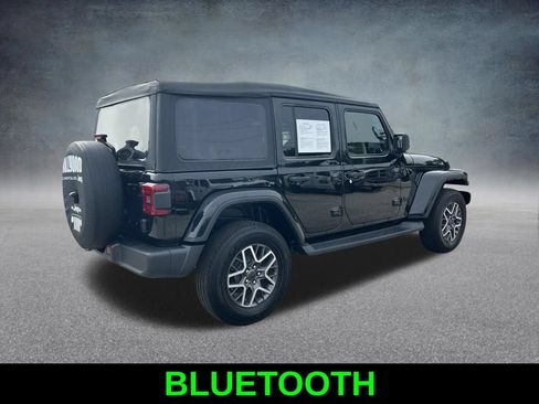 Certified 2025 Jeep Wrangler Unlimited Sahara AWD/4WD image 5
