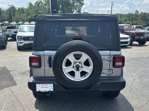 Used 2020 Jeep Wrangler Sport AWD/4WD image 7