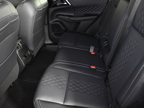 Used 2025 Mitsubishi Outlander SEL Black Edition image 15