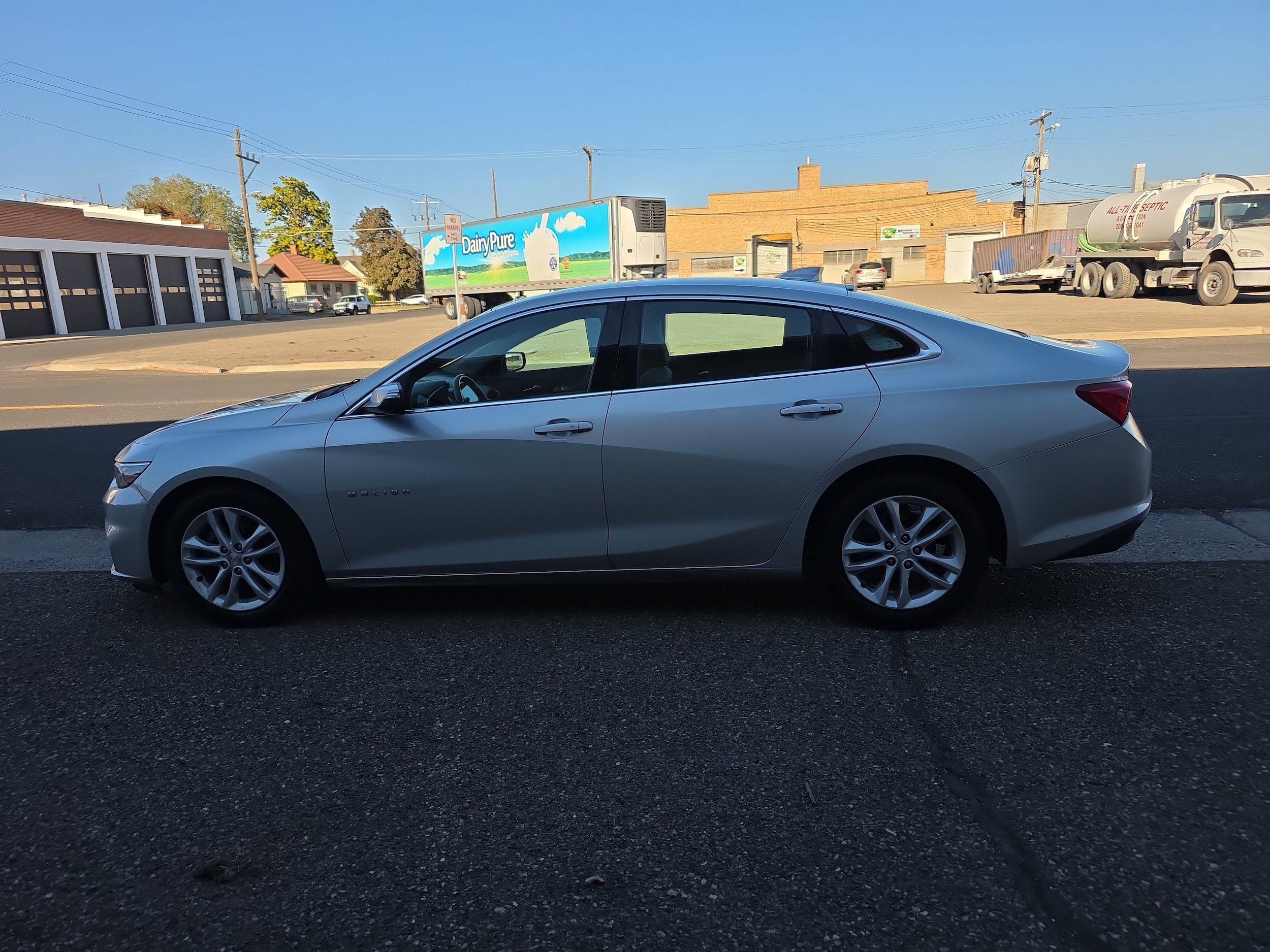 Used 2018 Chevrolet Malibu LT FWD image 5