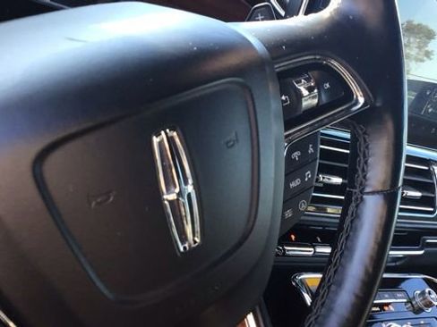 Used 2024 Lincoln Navigator Reserve image 19