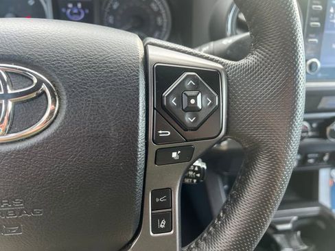 Used 2022 Toyota Tacoma TRD Sport AWD/4WD image 26