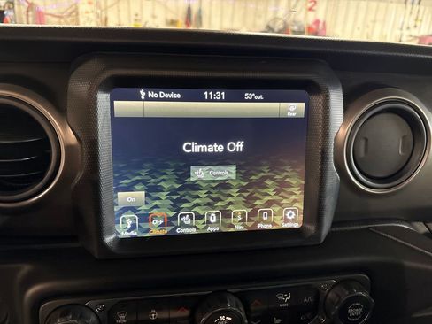 Certified 2022 Jeep Gladiator Sport AWD/4WD image 23