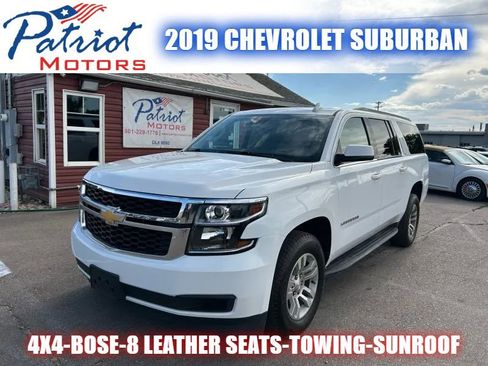 Used 2019 Chevrolet Suburban LT image 1