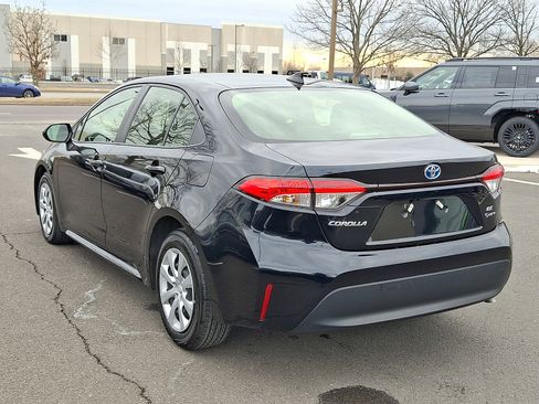 Used 2025 Toyota Corolla LE image 4