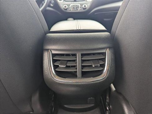 Used 2024 Chevrolet Malibu LT FWD image 16