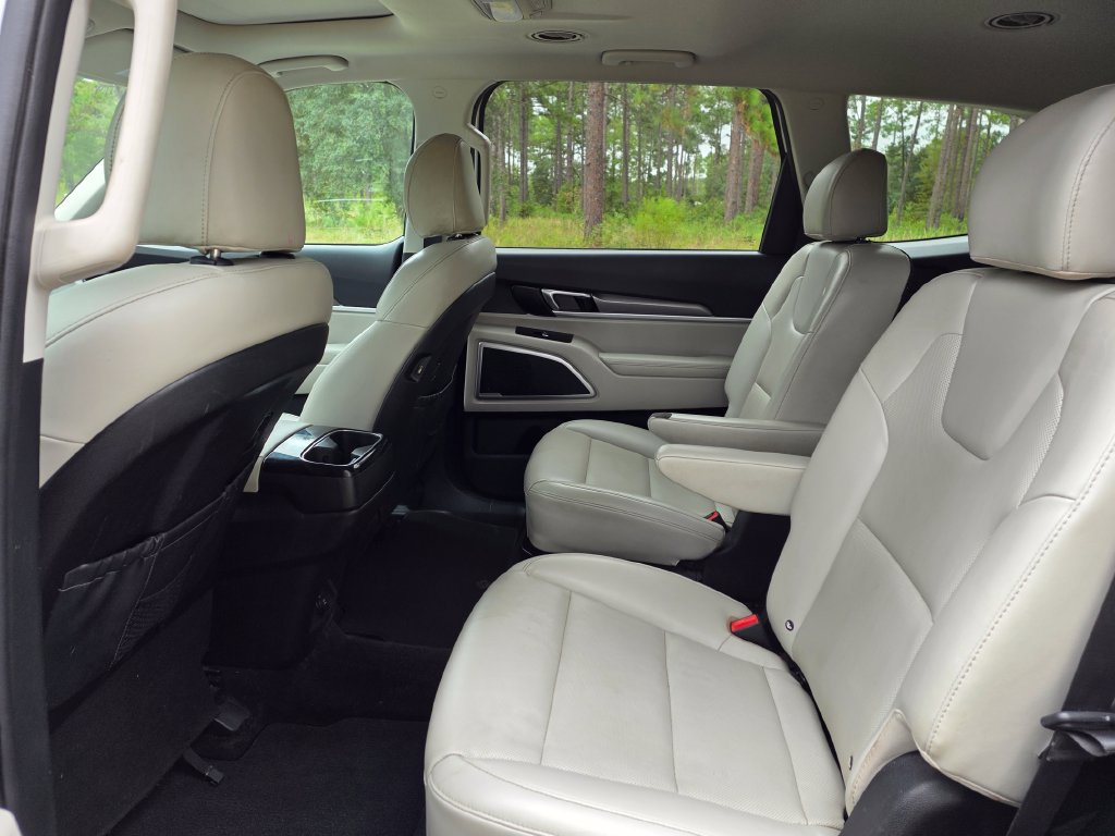 Used 2020 Kia Telluride S FWD image 15