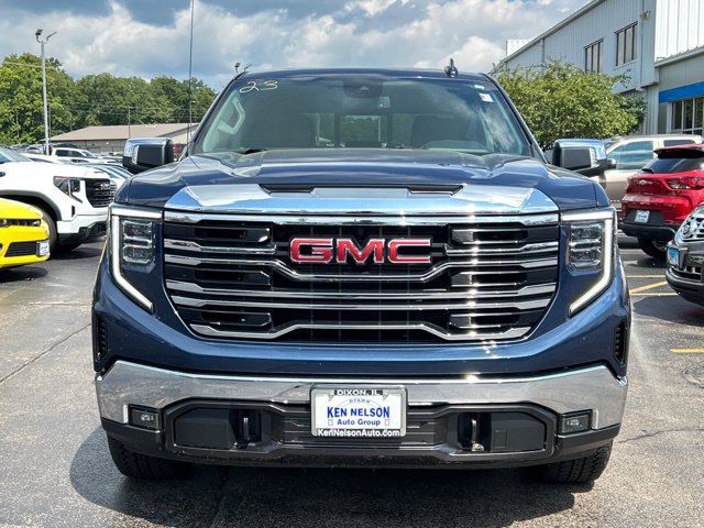 Used 2023 GMC Sierra 1500 SLT w/ SLT Convenience Package AWD/4WD image 2