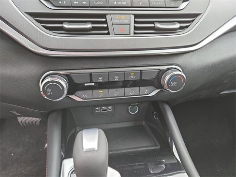 New 2025 Nissan Altima 2.5 SR image 29