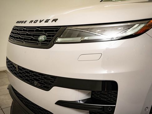 New 2026 Land Rover Range Rover Sport Dynamic SE AWD/4WD image 3