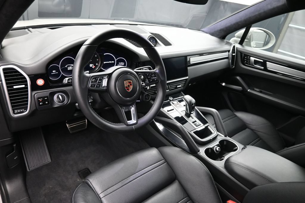 Used 2020 Porsche Cayenne Turbo AWD/4WD image 4