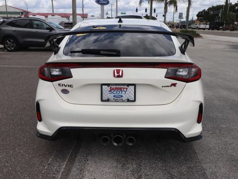 Used 2024 Honda Civic Type R image 2