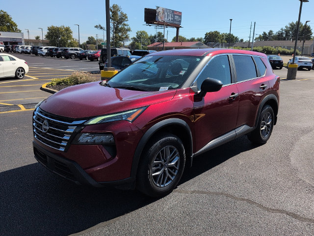 Used 2025 Nissan Rogue S FWD image 3