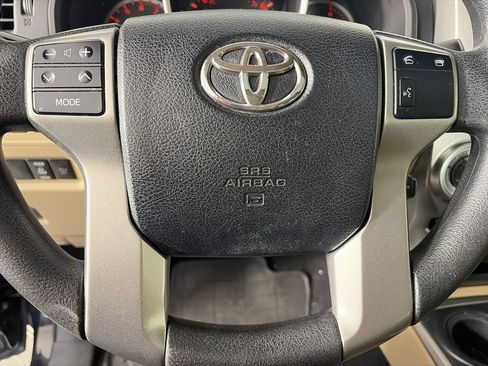 Used 2013 Toyota 4Runner SR5 w/ Convenience Pkg AWD/4WD image 16