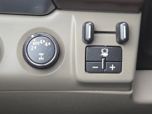 Used 2019 Chevrolet Suburban Premier image 5