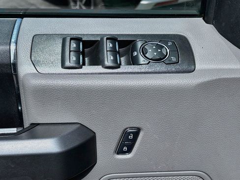 Used 2018 Ford F150 XLT RWD image 17