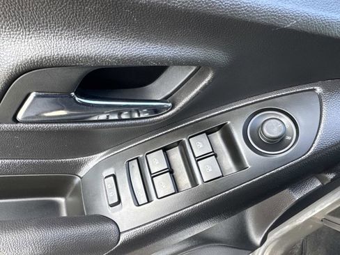 Used 2019 Chevrolet Trax LT w/ LT Convenience Package image 11