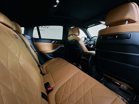 Used 2024 BMW X6 xDrive40i w/ Premium Package image 28