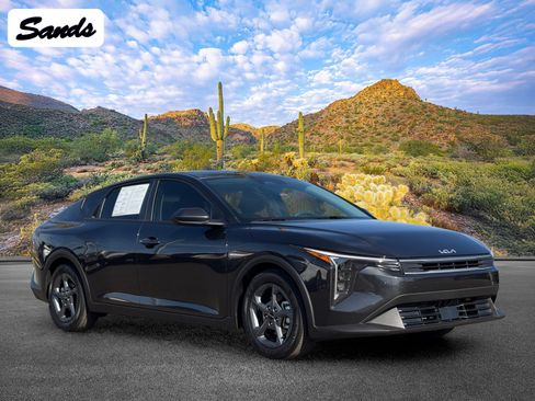 Certified 2025 Kia K4 FWD image 1