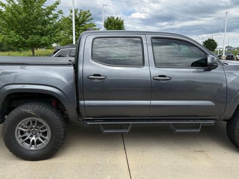 Used 2022 Toyota Tacoma SR AWD/4WD image 7