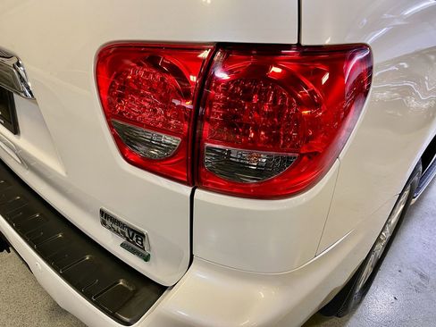 Used 2014 Toyota Sequoia Platinum AWD/4WD image 11