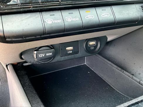Used 2023 Hyundai Elantra SEL FWD image 34