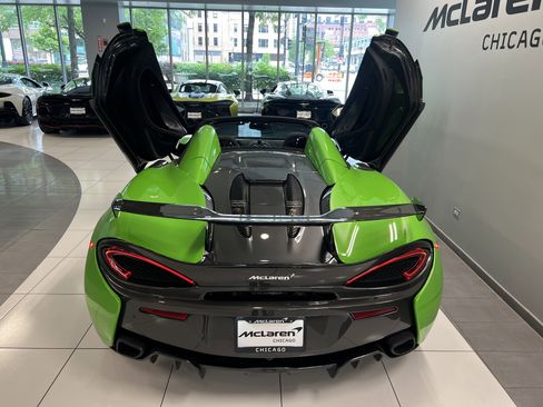 Used 2019 McLaren 570S Spider image 18