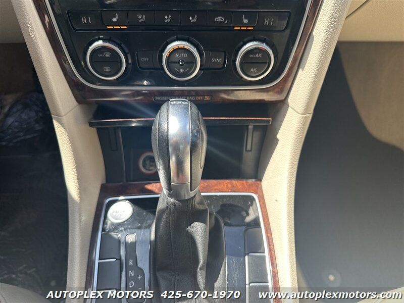 Used 2013 Volkswagen Passat TDI SEL Premium FWD image 25