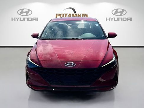 Used 2023 Hyundai Elantra SEL w/ Convenience Package FWD image 2