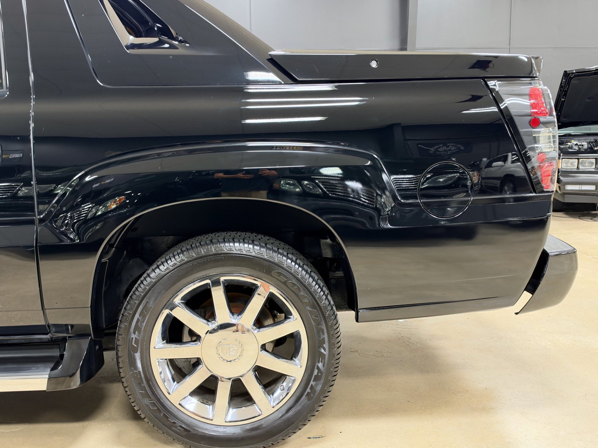 Used 2005 Cadillac Escalade EXT AWD/4WD image 19