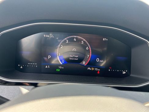 Used 2025 Volkswagen Jetta SE w/ Sunroof Package image 15