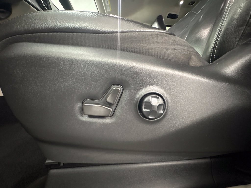 Used 2022 Chrysler Pacifica Touring-L FWD image 17