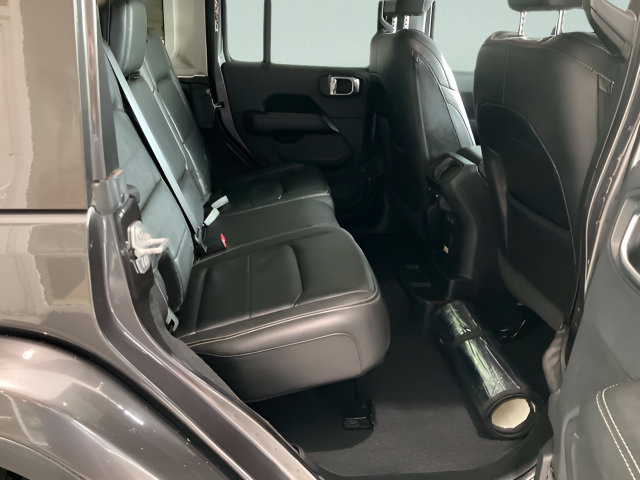 Used 2018 Jeep Wrangler Unlimited Sahara AWD/4WD image 23