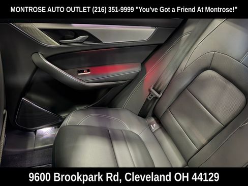 Used 2024 Jaguar F-PACE R-Dynamic S image 32