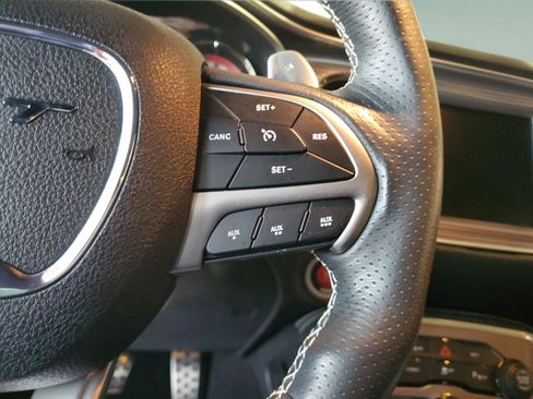 Used 2015 Dodge Challenger SRT Hellcat image 27