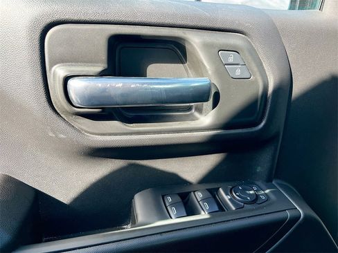 Used 2024 Chevrolet Silverado 1500 Custom Trail Boss w/ LPO, Dark Essentials Package image 17