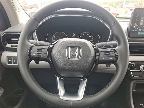 New 2025 Honda Pilot Touring image 17