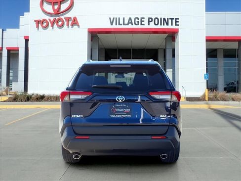 New 2025 Toyota RAV4 XLE Premium image 4