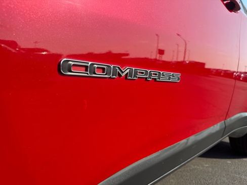 Used 2017 Jeep Compass Latitude w/ Popular Equipment Group AWD/4WD image 33