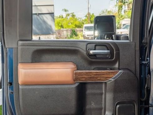 Used 2022 Chevrolet Silverado 3500 High Country image 33