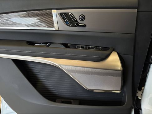 New 2027 Cadillac Vistiq Sport AWD/4WD image 19